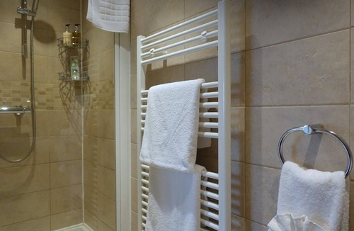 Chiddingstone Hoath Bed & Breakfast | The Barn At Woodview