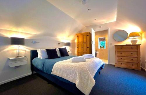 Stinchcombe House | The Barn by MaisonPro