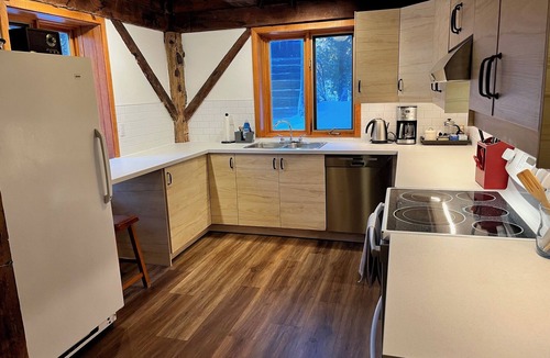 La Peche House | The Barn - A Gathering Place, 90 Acres Bordering Gatineau Park