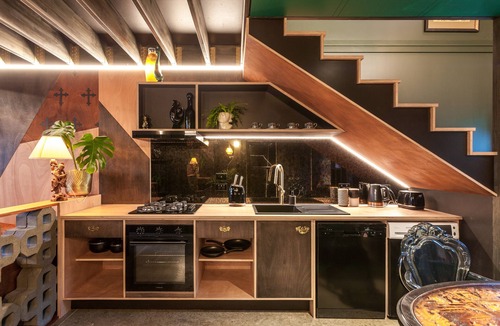 Bowentown House | The Barn, designers dream, romantic beach hideaway