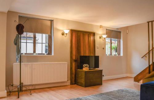 Sarratt House | The Barn