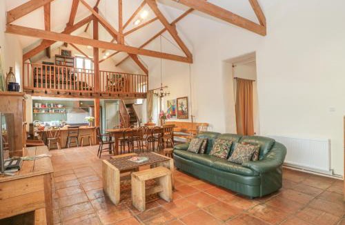 Buckerell House | The Barn