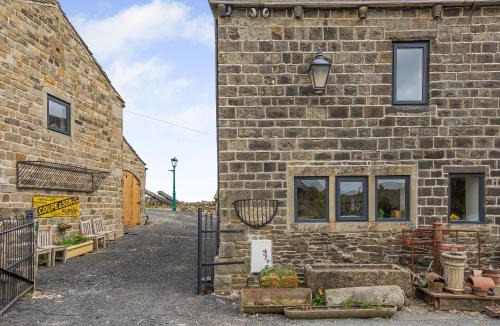 Oakworth House | The Barn