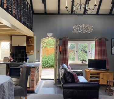 Stourbridge House | The Barn