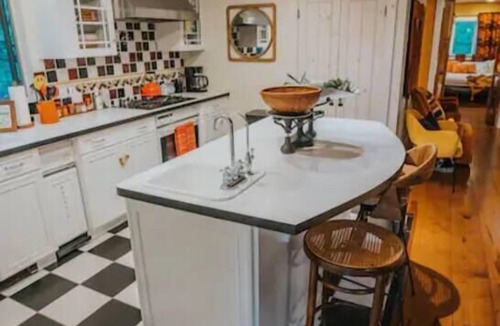 Kerhonkson Hostel | The Barn; Grateful Woods: fires, games, animals…