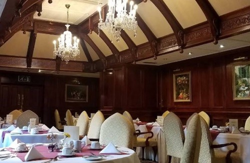 Manor Hotel | The Barn Hotel