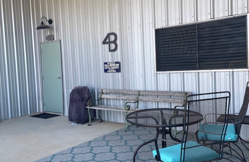 Seguin House | The Barn in Seguin - Sleeps 4!
