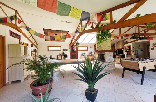 Andres House | "The Barn" large space + billiards, Stella table soccer, darts (KARMA)