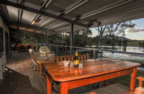 Mount Samson House | The Barn Loft - Dormitory - Style Accommodation