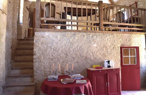 Cherence House | The barn of Chérence, renovated and tastefully decorated