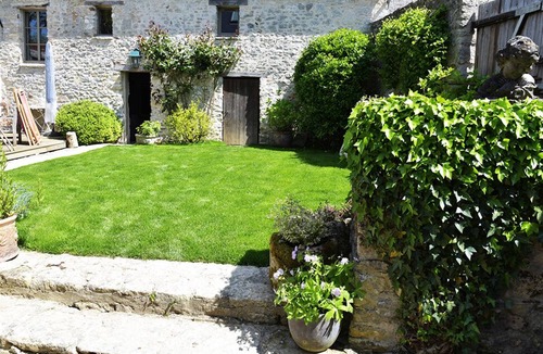 Cherence House | The barn of Chérence, renovated and tastefully decorated
