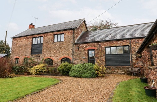 Brushford Cottage | THE BARN, pet friendly, with open fire in Dulverton