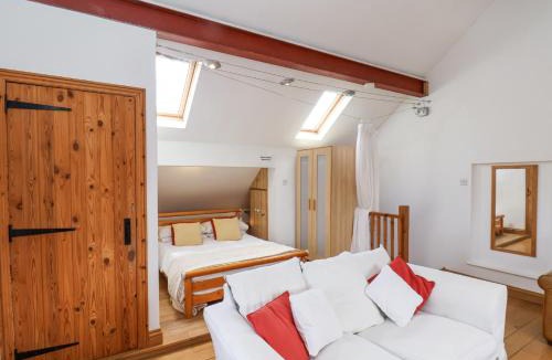 Ripley House | The Barn - Poplar Farm