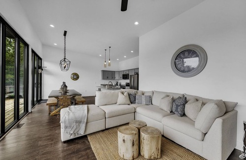 Bremen House | The Barn Smith Lake cottages