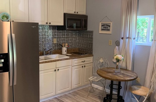 Tallahassee Apartment | The Barn - Studio Apartment