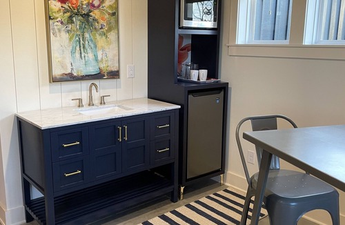 Charlottesville House | The Barn studios with a view near Monticello and wineries!