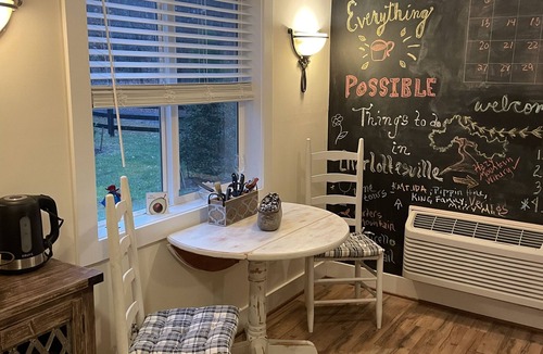 Charlottesville House | The Barn studios with a view near Monticello and wineries!