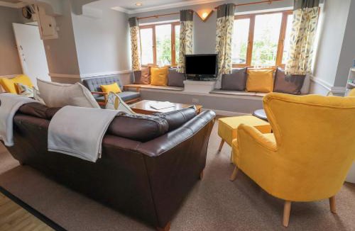 Walcot House | The Barn The Elms