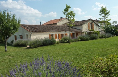 Noailles House | The Barn - White stone barn with pool between Cordes-sur-Ciel and Albi
