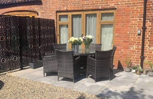 Felmingham House | The Barnhouse. Lovely barn conversion, sleeps 6.