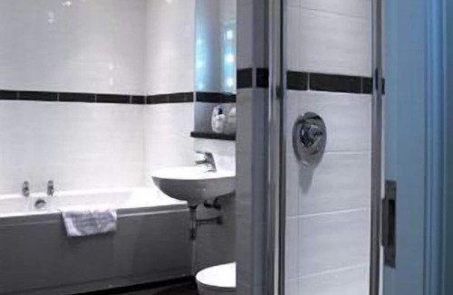 Cannock Hotel | The Barns