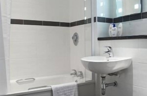 Cannock Hotel | The Barns