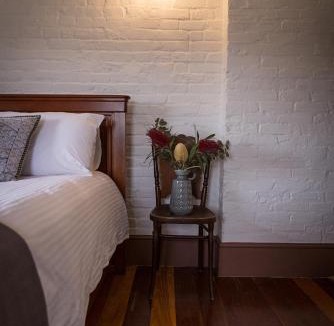 Paterson Bed & Breakfast | The Barracks, Tocal