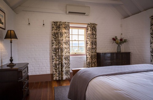 Paterson Bed & Breakfast | The Barracks Tocal