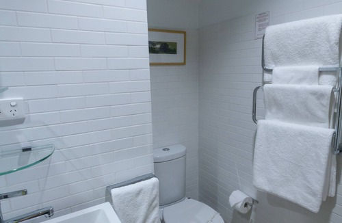 Paterson Bed & Breakfast | The Barracks Tocal