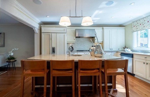Barrie House | The Barrie Villa Retreat - 5 min from Lake Simcoe - 20 min from Ski Hills