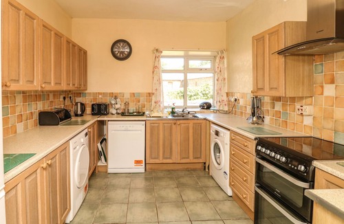 Littleham Cottage | THE BARTON, pet friendly, with open fire in Bideford