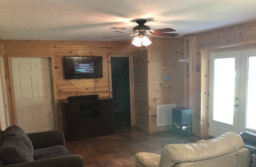 Zavalla House | The Bass Barn - Located Minutes From the Boat Ramp.
