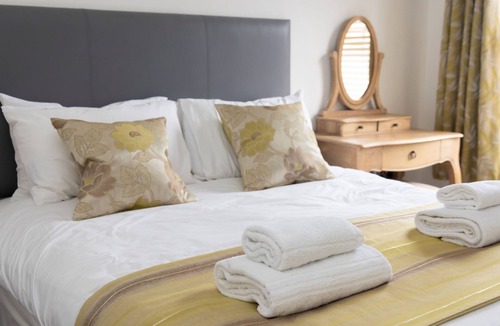 Canterbury Bed & Breakfast | The Bat and Ball