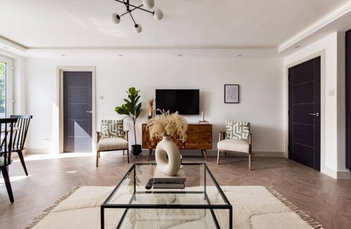 Shaftesbury Apartment | The Battersea Flat - Exquisite 2BDR Flat with Terrace