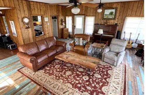 Jeddo House | The Baugh Farm-Country Living near ATX