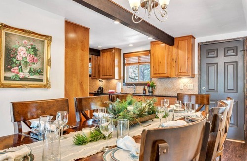 Highland Lakes House | The Bavarian Cottage - Hot Tub and Fire Pit