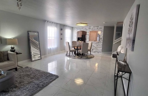 San Antonio House | The Baxter Station is your next stop!