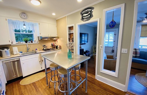 Cutchogue Cottage | The Bay Breeze