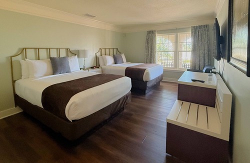 Old Town Hotel | The Bayfront Inn