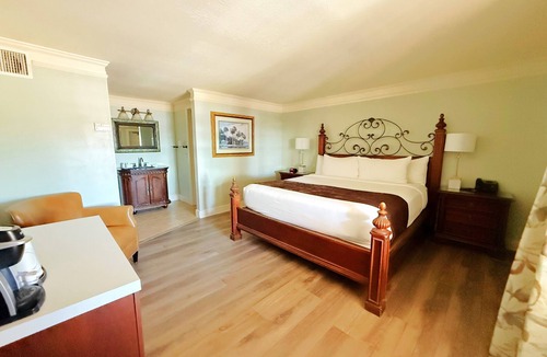 Old Town Hotel | The Bayfront Inn