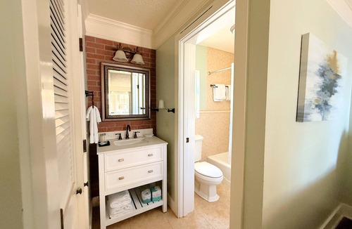 Old Town Hotel | The Bayfront Inn