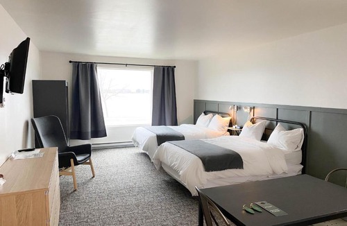 Fort Frances Hotel | The Bayview Motel - Fort Frances, ON - Lakeside Motel