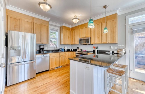 Nelscott House | The Beach Bungalow @ Olivia Beach, sleeps 6