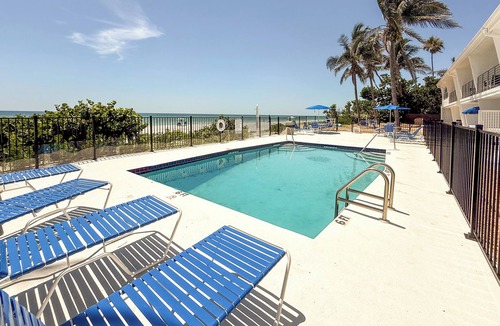 Longboat Key Apartment | THE BEACH CONDO #107 BEACHFRONT FULL VIEW