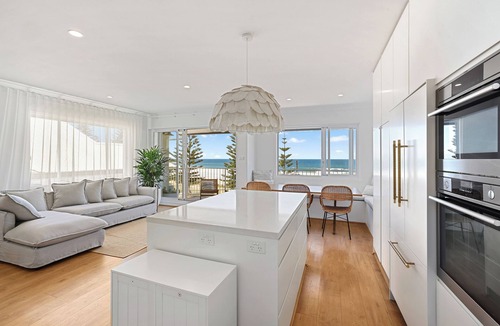 Curl Curl House | The Beach Front House@Curl Curl