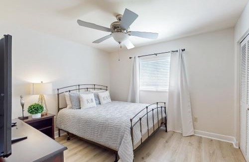 Naples Park House | The Beach Hive Cottage