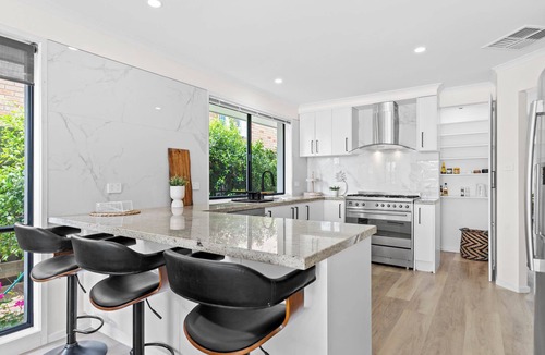 Patterson Lakes House | The Beach House: Waterfront with Boat Mooring