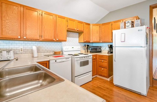 Crystal Beach Cottage | The Beach House - Bay Beach Beachfront
