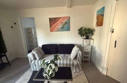 Milford House | The Beach House Marina