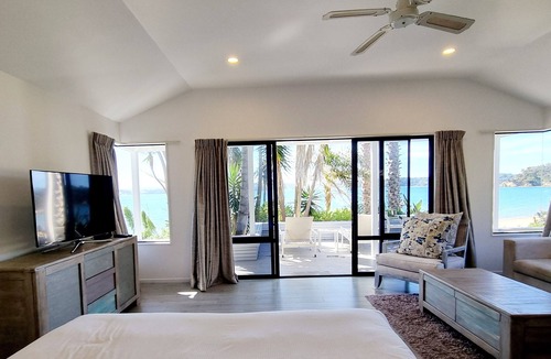 Kawau Island Cabin | The Beach House